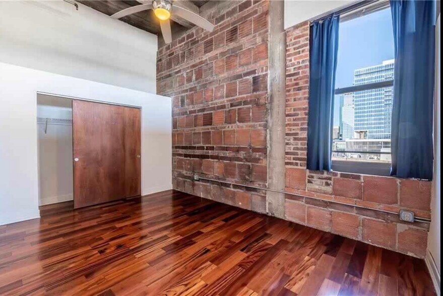 Building Photo - 1535 Walnut St Unit 701