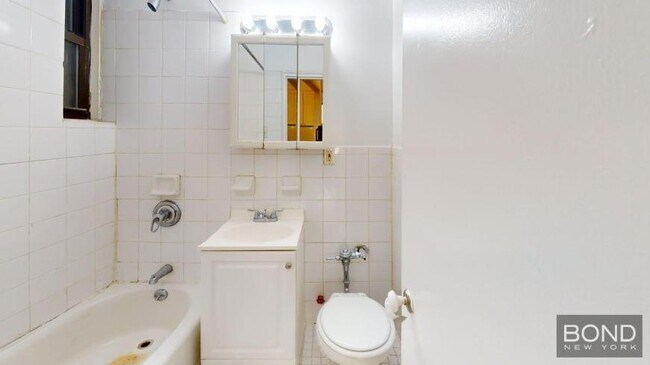 Building Photo - 0 bedroom in Manhattan NY 10128