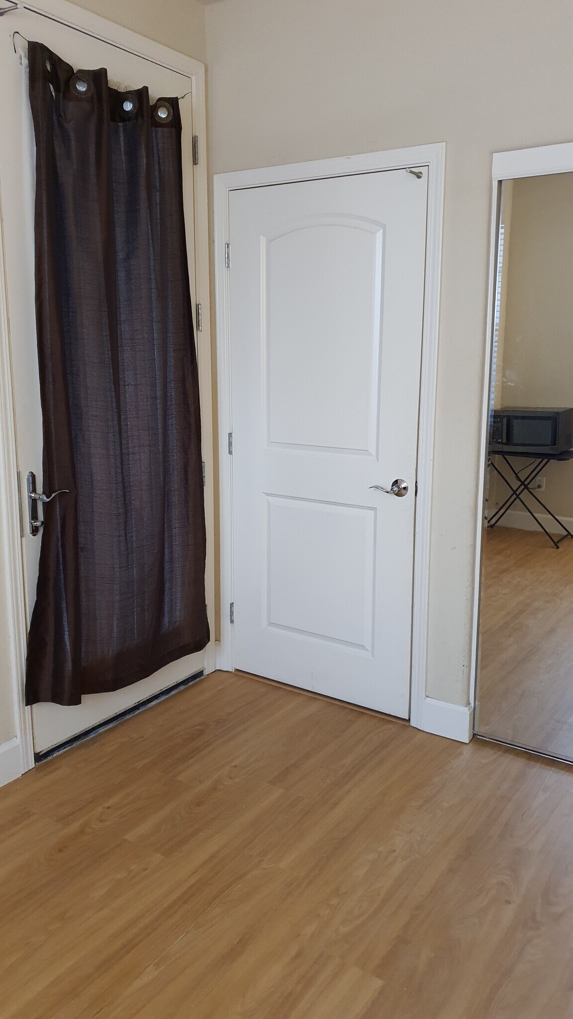 Building Photo - 1793 Hillebrant Plz