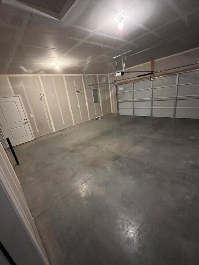 Building Photo - 1114 Sunnybrook Ave