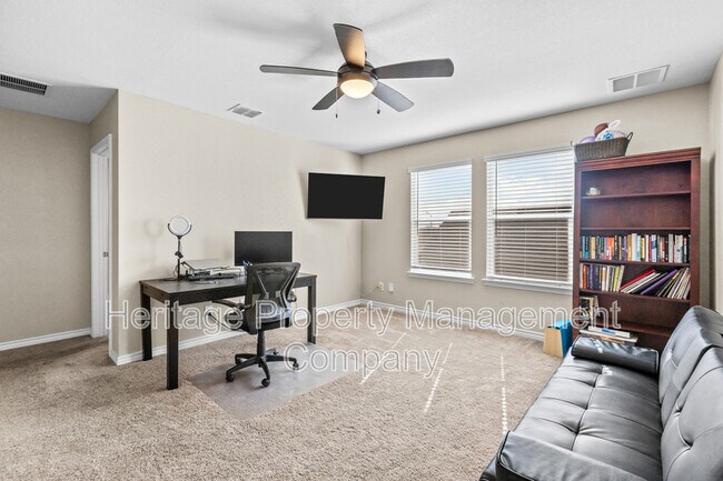 Building Photo - 1915 Overlook Knoll