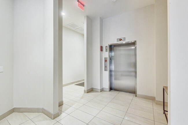 Building Photo - 555 Roger Williams Ave