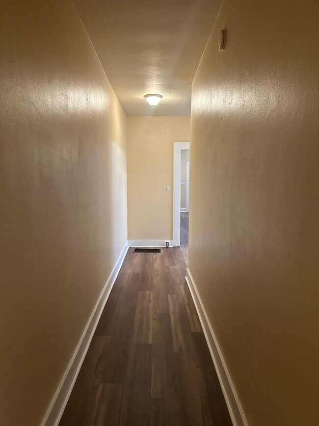 Building Photo - 322 Oakland Ave