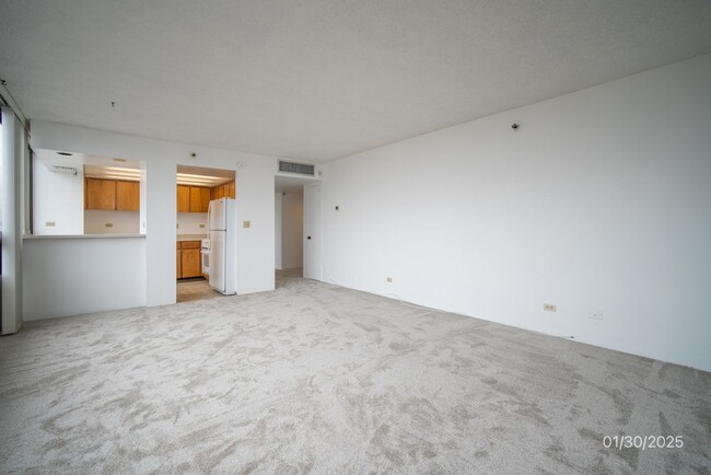 Building Photo - 2bd/2ba/1parking condo at Iolani Court Plaza