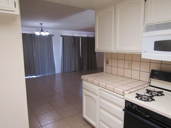 Building Photo - 507 Bakeman Ln