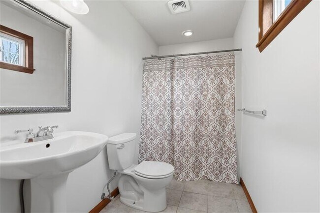 Building Photo - 108 Whitney Dr