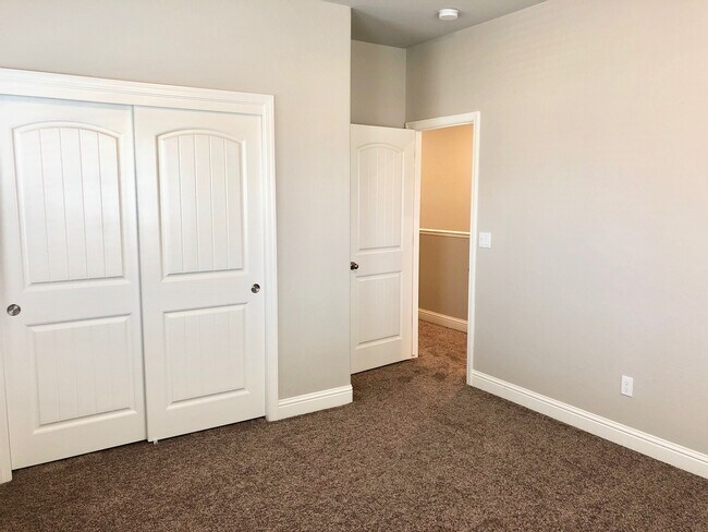 Building Photo - COMING SOON! $2,600 Shaw & Leonard, 4 Bedr...