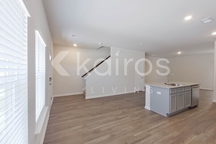 Building Photo - 2503 Banyan Cir