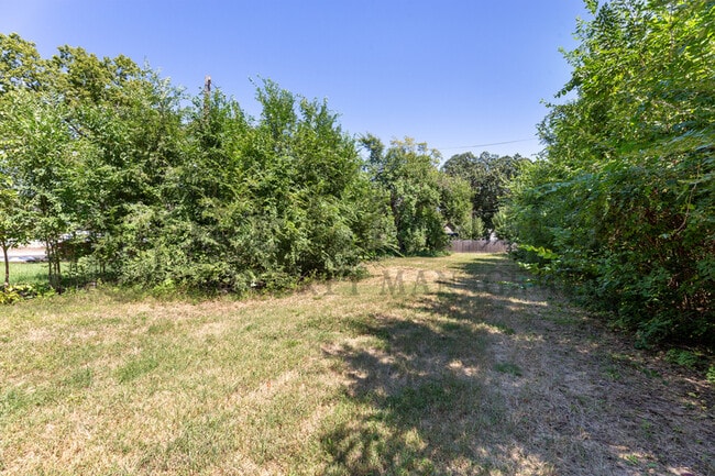 Building Photo - 428 S Osage St