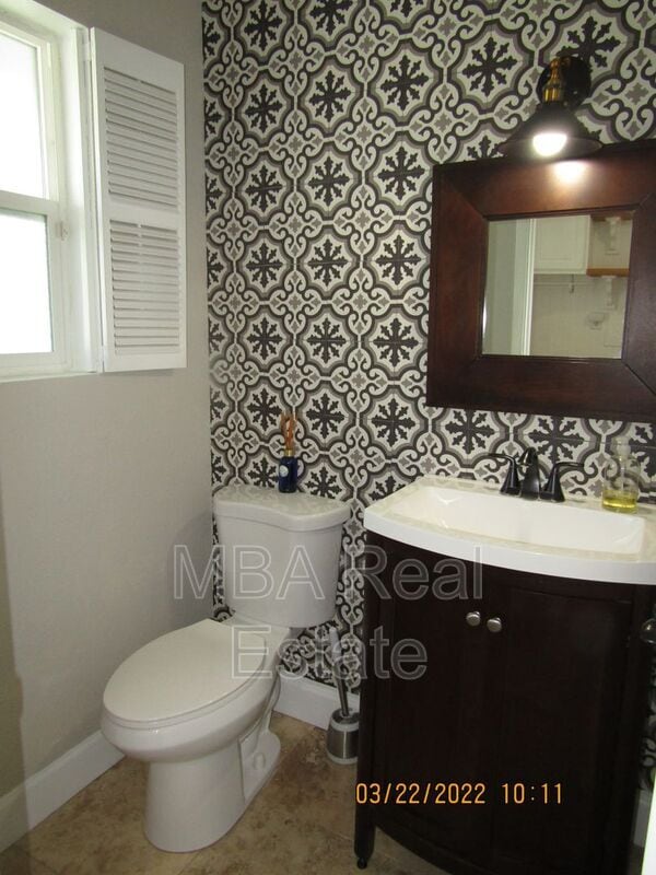 Building Photo - 2802 E Weldon Ave