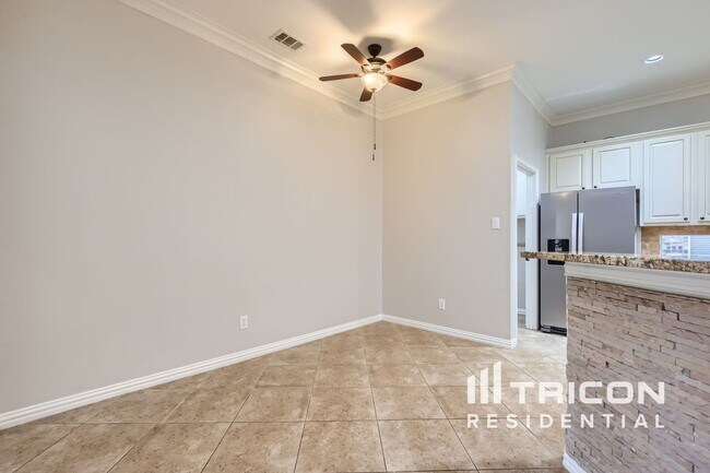 Building Photo - 2020 Hillcroft Dr
