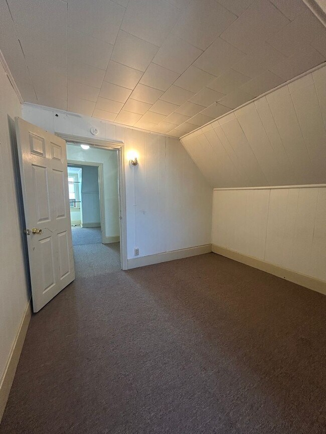 Building Photo - 7 Hummel Ave