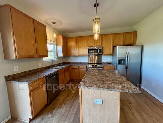 Building Photo - 5363 Shamus Dr