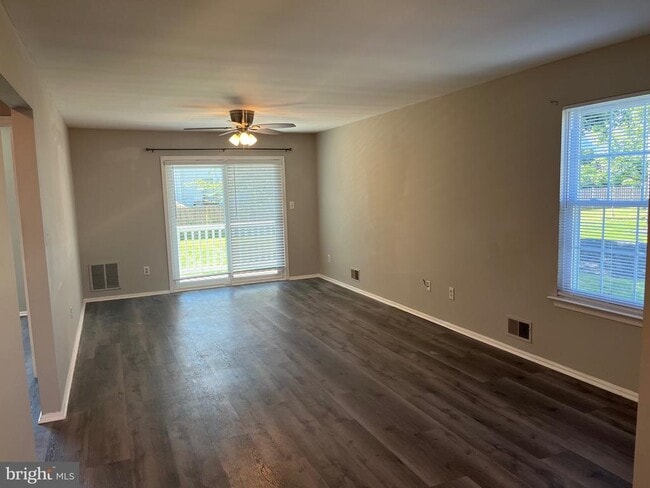 Building Photo - 815 Woodchip Rd