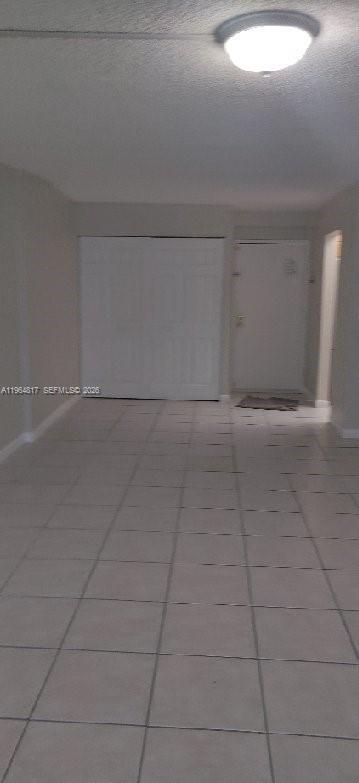 Building Photo - 9320 Fontainebleau Blvd