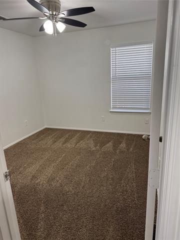 Building Photo - 521 Oakwood Ln