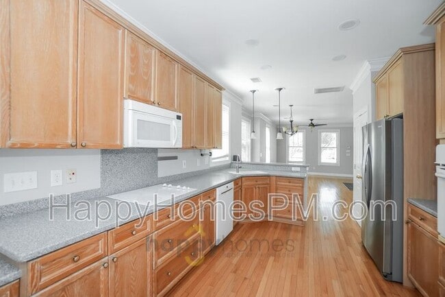 Building Photo - 1115 Thrower St