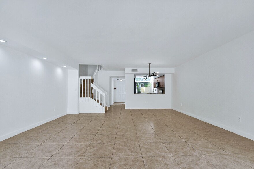 Building Photo - 3501 Magellan Cir