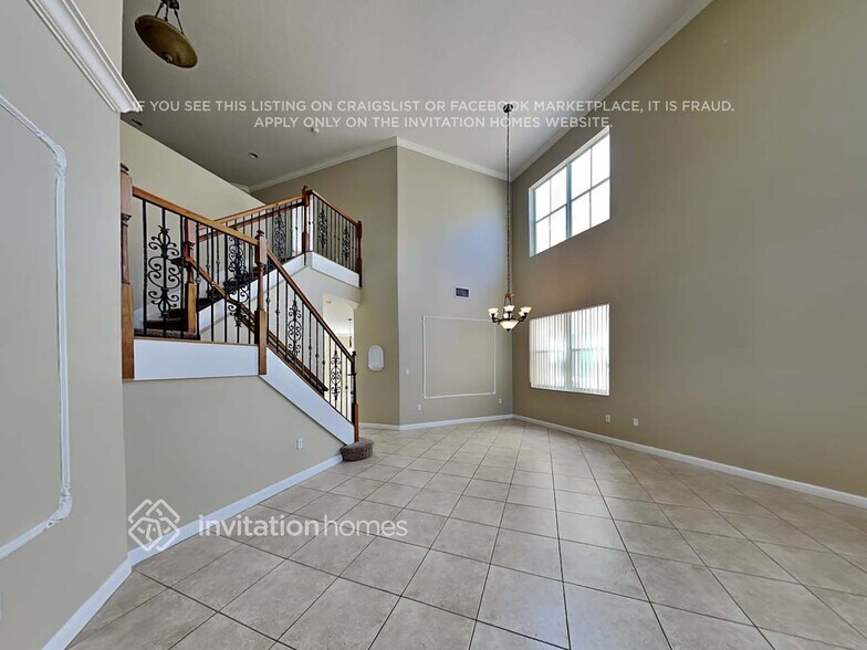 Building Photo - 2307 SW 127th Ave