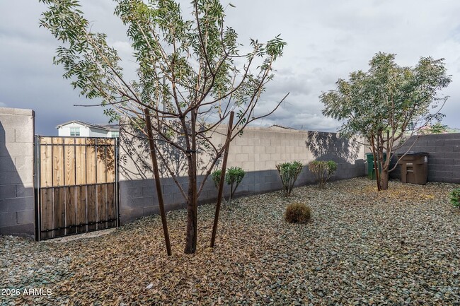 Building Photo - 14058 W Hubbell St