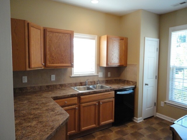 Building Photo - 124 Marino Pl