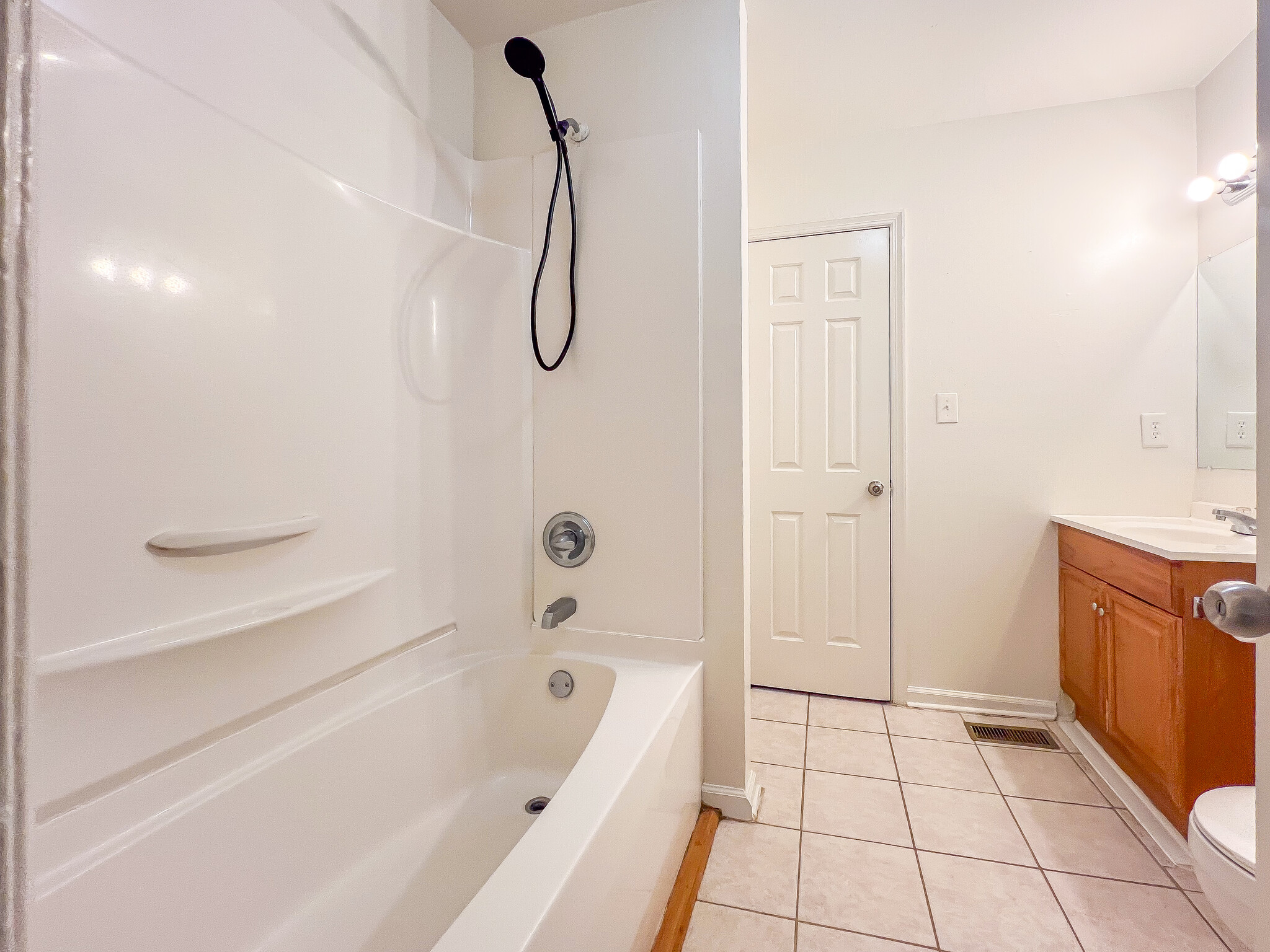 Building Photo - 30 Fox Hill Dr