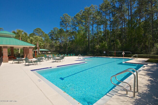 Building Photo - 9166 Spindletree Way