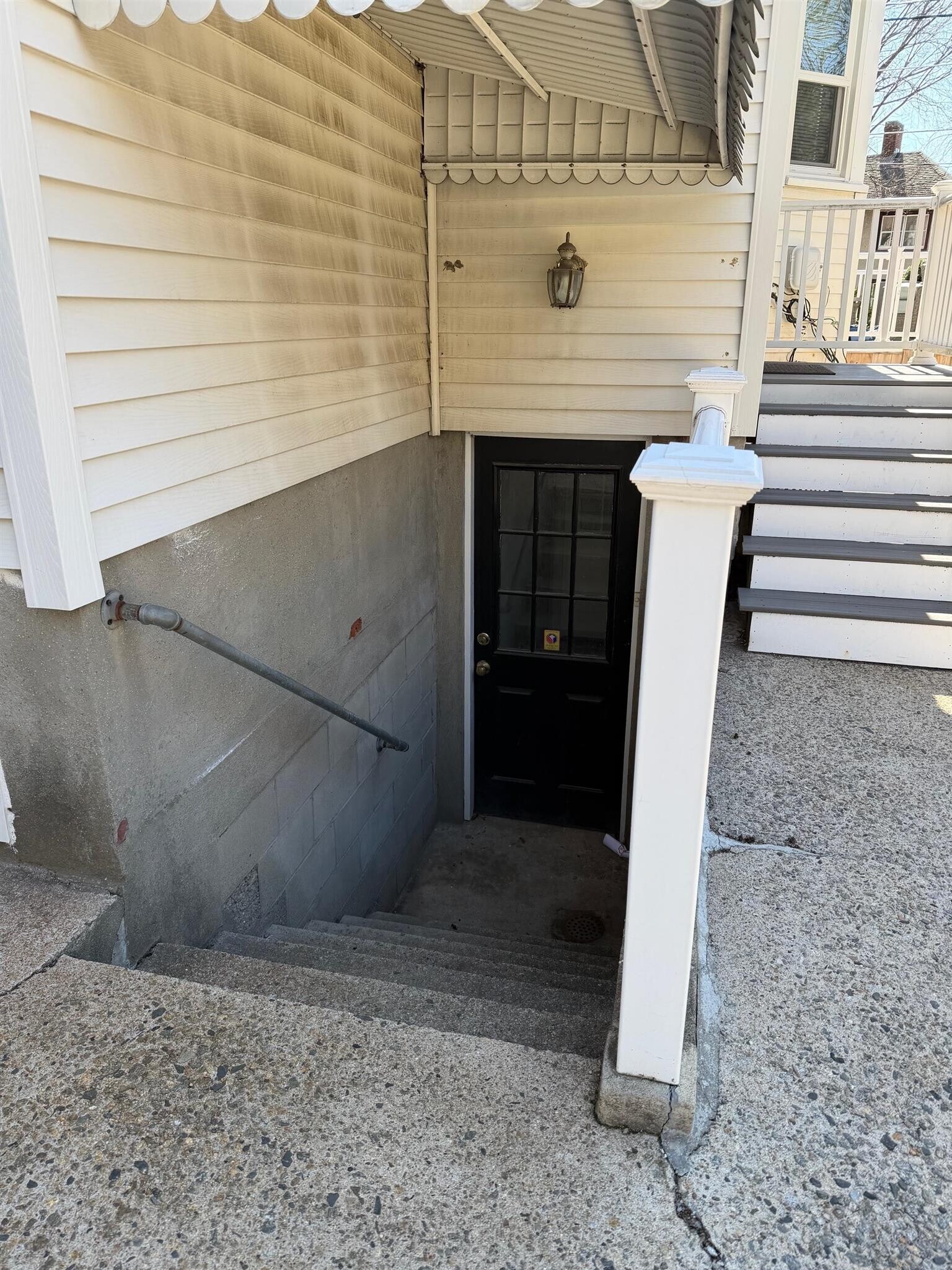 Building Photo - 72 College Ave