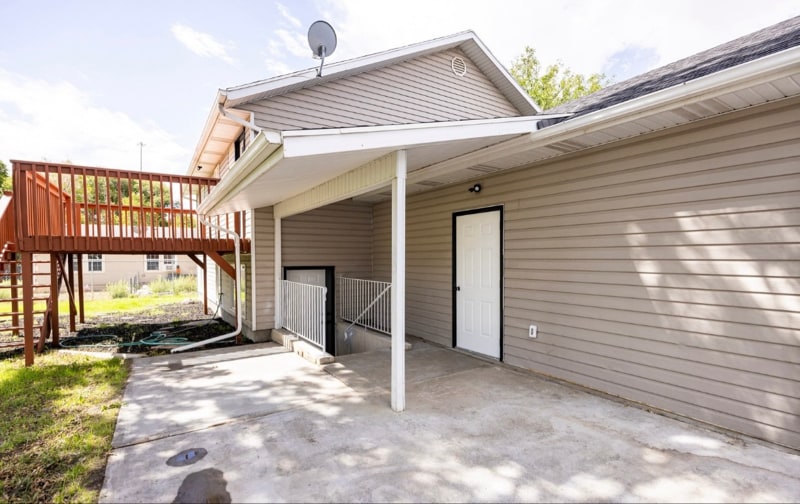 Building Photo - 465 S 100 E St