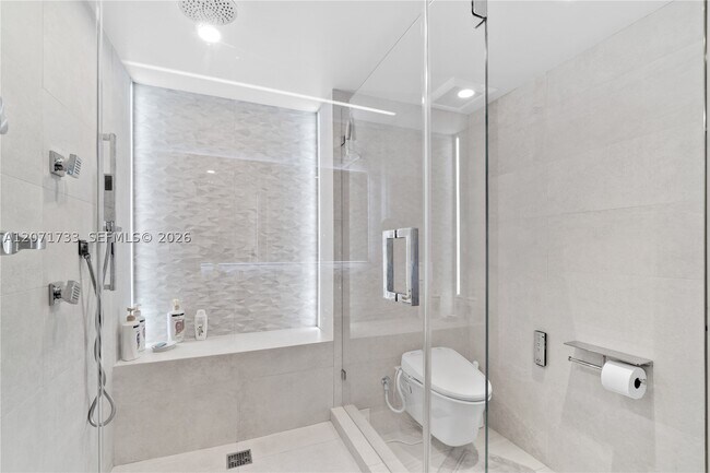 Building Photo - 5555 Collins Ave