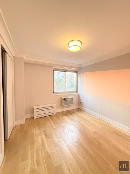 Building Photo - 3 bedroom 1 bathroom WEST 93 STREET