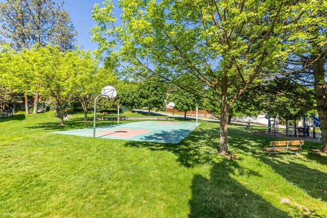Building Photo - For Rent: Beautiful 3 Bed, 3 Bath Home in Desirable Eagle Ridge
