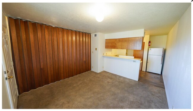 Building Photo - BRANDYWOOD PARK!!! FREE UTILITIES!! GREAT ...
