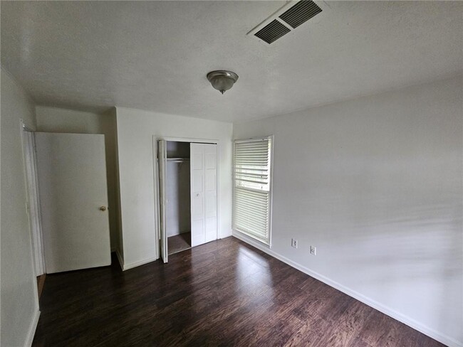 Building Photo - 4413 Idlewood Ln
