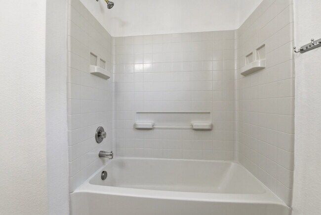Building Photo - $2,940.95 - 4 Bed, 3 Bath Home in Denver with Central A/C and Fenced in Yard!
