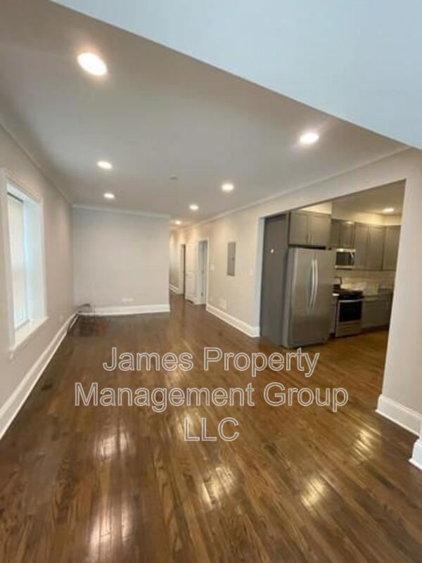 Building Photo - 5920 N Artesian Ave