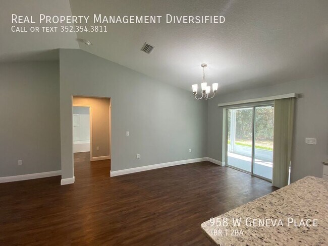 Building Photo - 958 W Geneva Pl