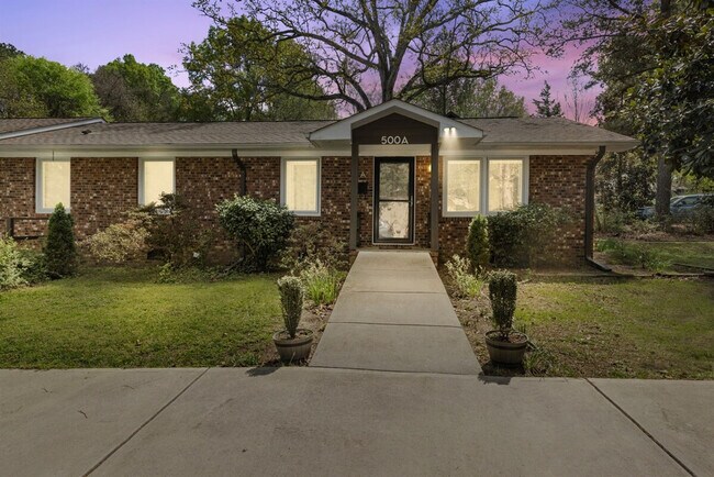 Building Photo - 500 Oak Ave