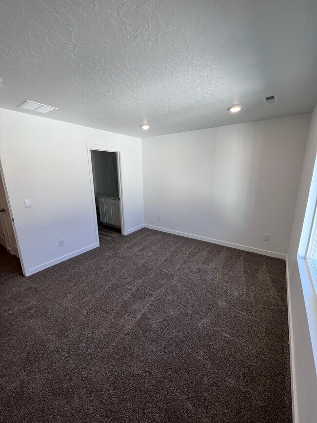 Building Photo - 8446 W Meadow Bank Wy