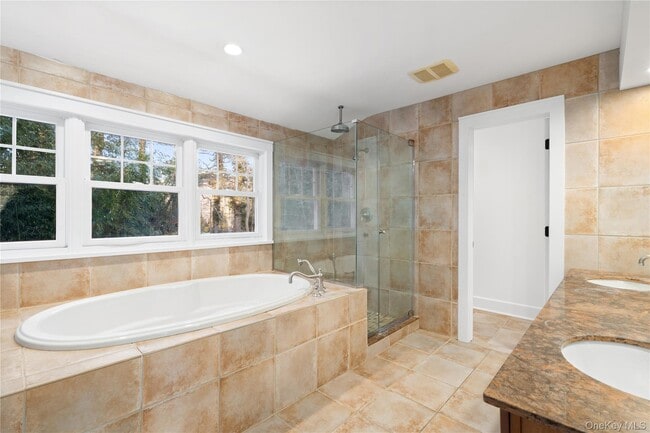 Building Photo - 127 NY-100