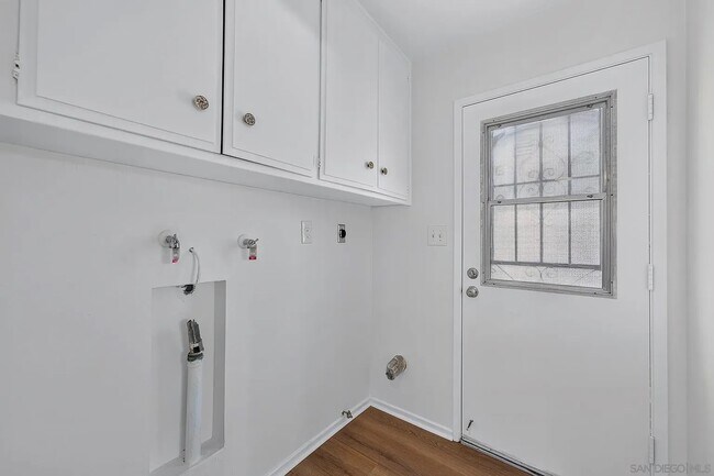 Building Photo - 1129 Nidrah St