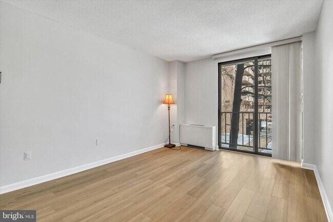 Building Photo - 4141 Henderson Rd