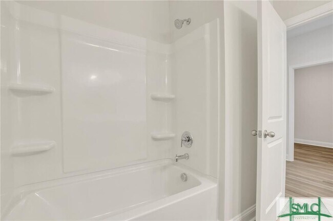 Building Photo - 157 Lower Creek Dr