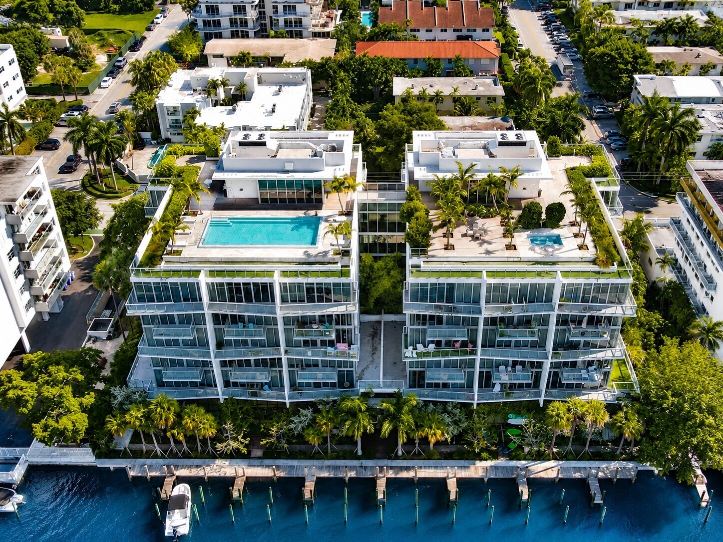 Building Photo - 9940 W Bay Harbor Dr