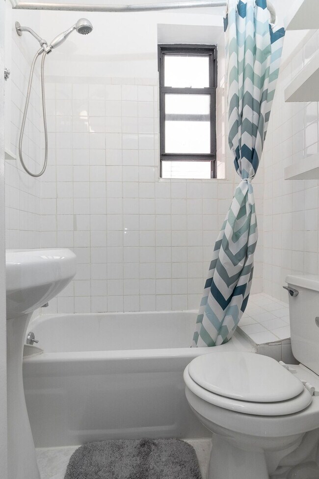 Building Photo - 1794 1st Ave