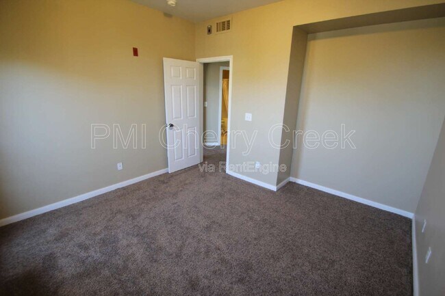 Building Photo - 12931 Ironstone Way