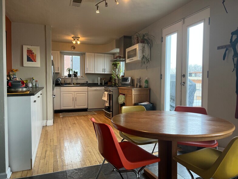 Building Photo - 2500 Winona Ct