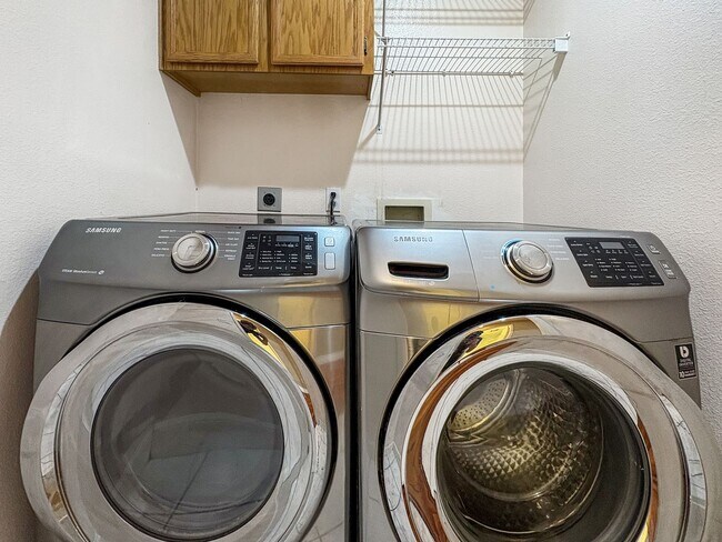 Building Photo - Bright & Spacious 4B/3BA Scripps Ranch Home - New AC, Hardwood Floors, Backyard!