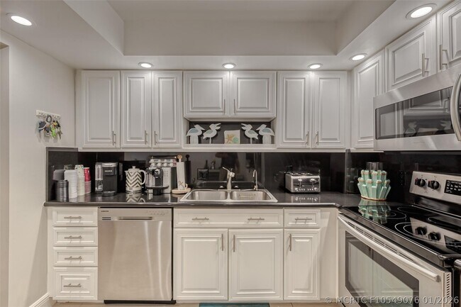 Building Photo - 3900 Galt Ocean Dr