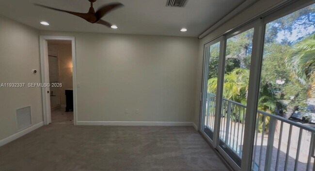 Building Photo - 801 NE 17th St